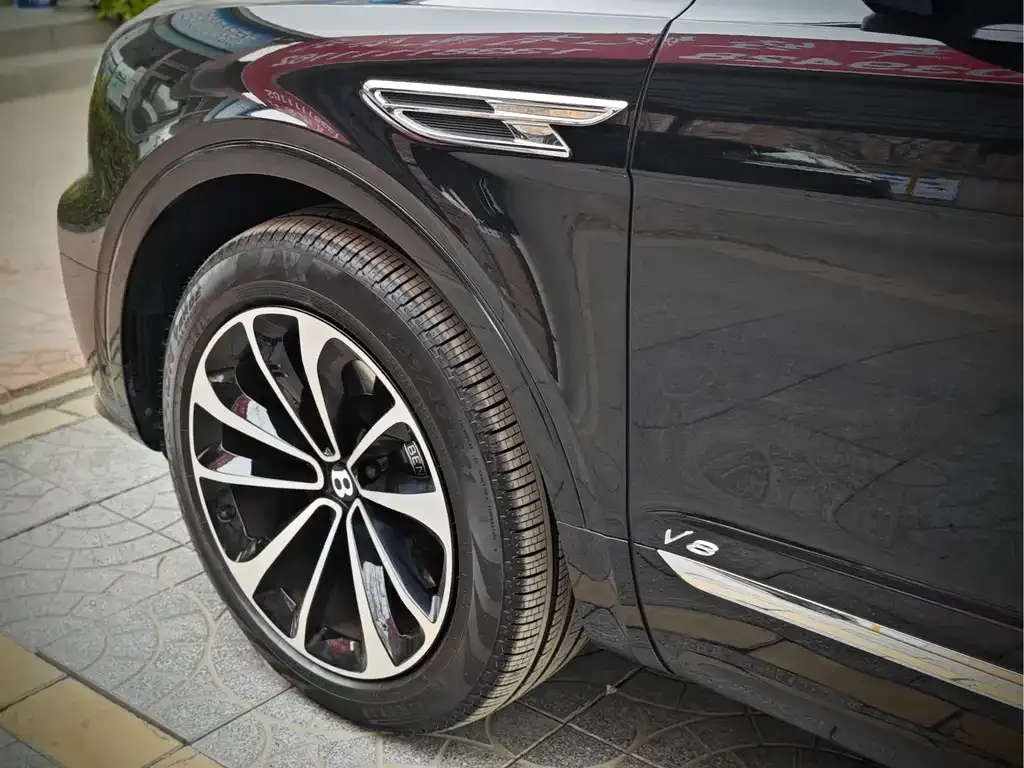 Bentley Bentayga 2021 из CN, фото 4