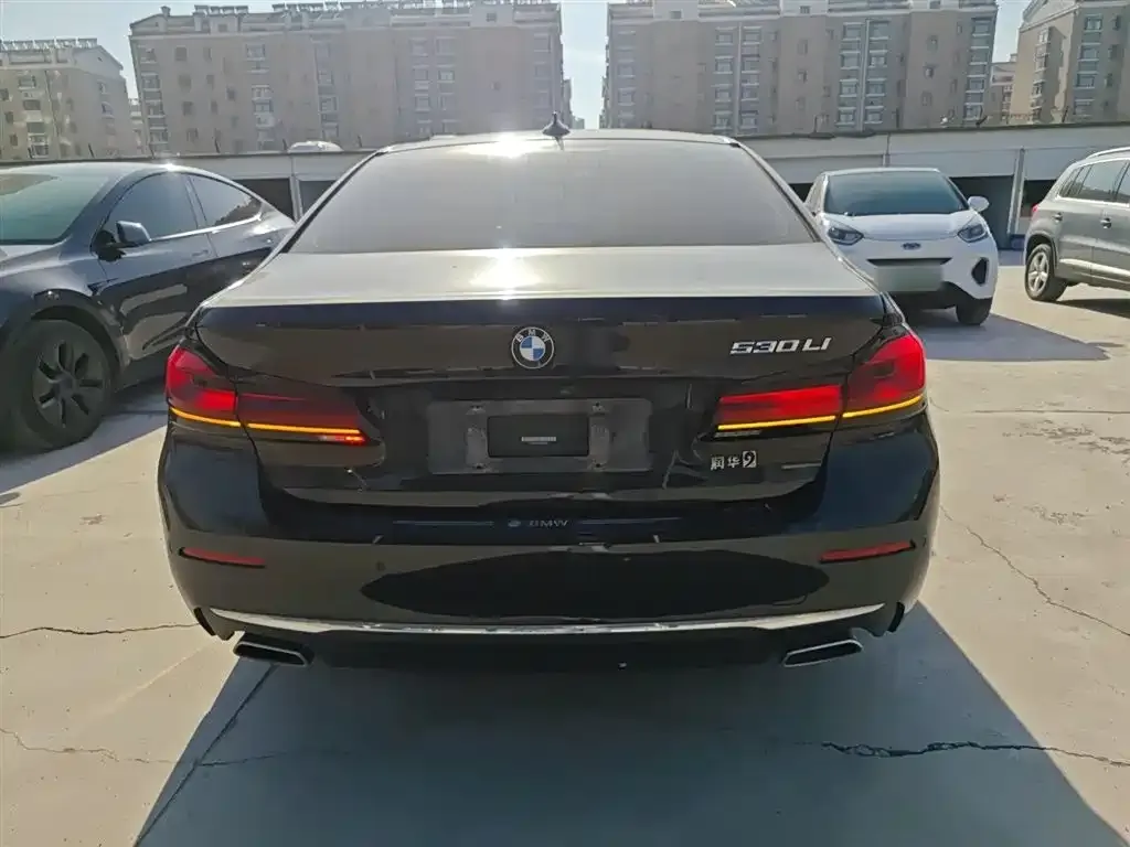 BMW 5 Series — фото 10