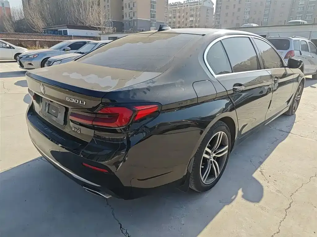 BMW 5 Series — фото 4