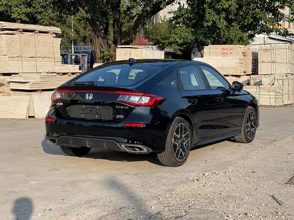 Honda Civic — фото 8