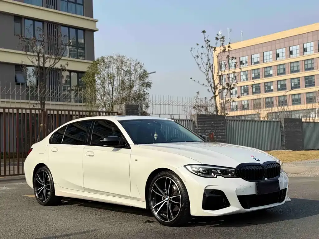 BMW 3 Series 2022 из CN, фото 2