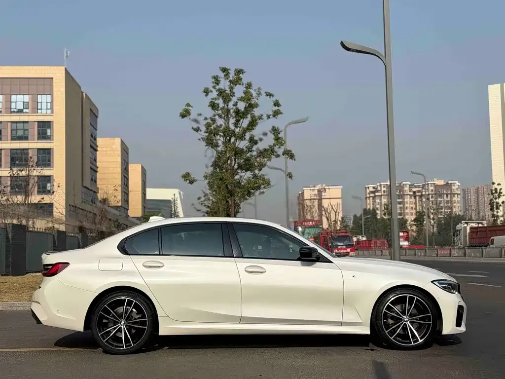 BMW 3 Series 2022 из CN, фото 6