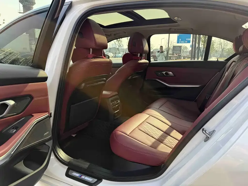 BMW 3 Series 2022 из CN, фото 9