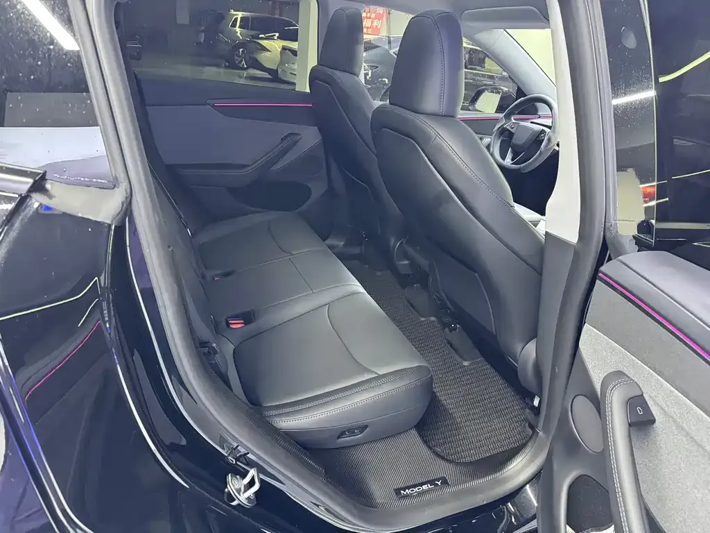 Tesla Model Y 2025 из CN, фото 5