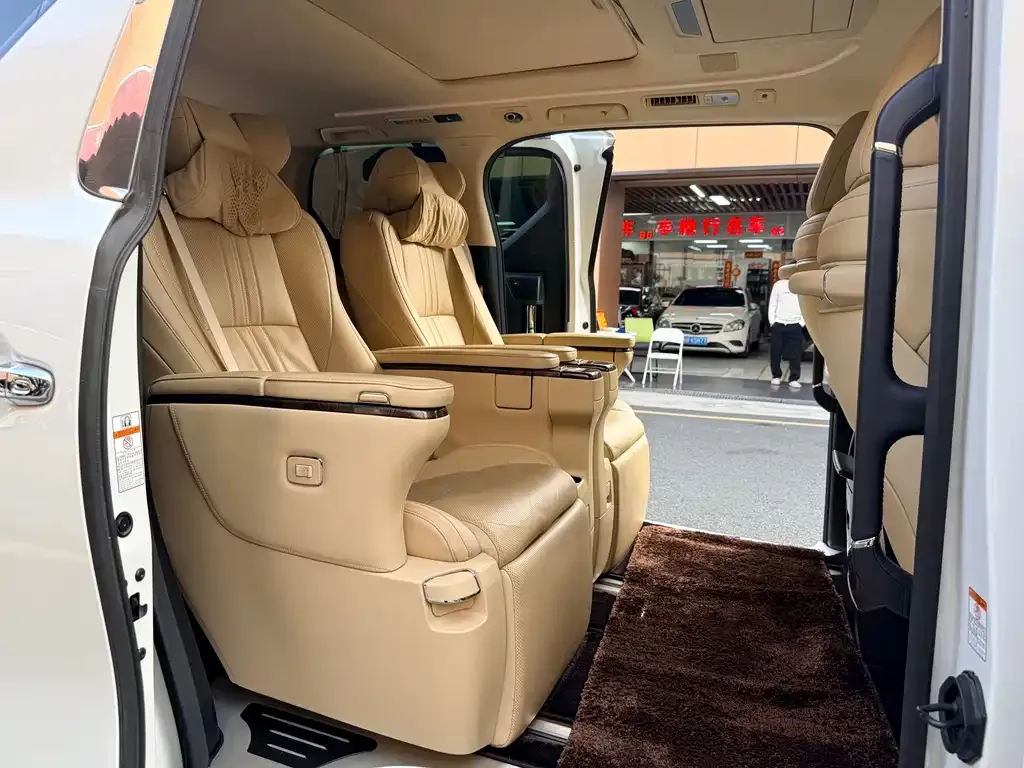 Toyota Alphard 2022 из CN, фото 9