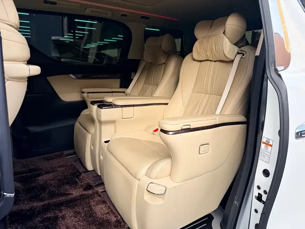 Toyota Alphard 2022 из CN, фото 4
