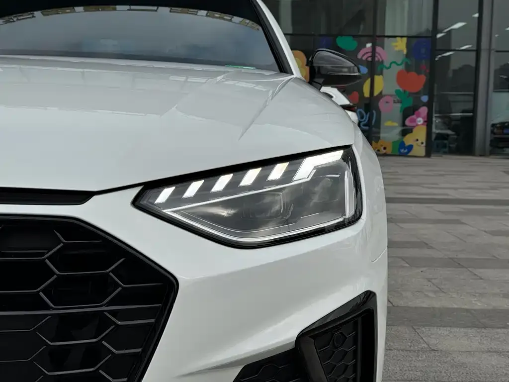 Audi A4L 2023 из CN, фото 2