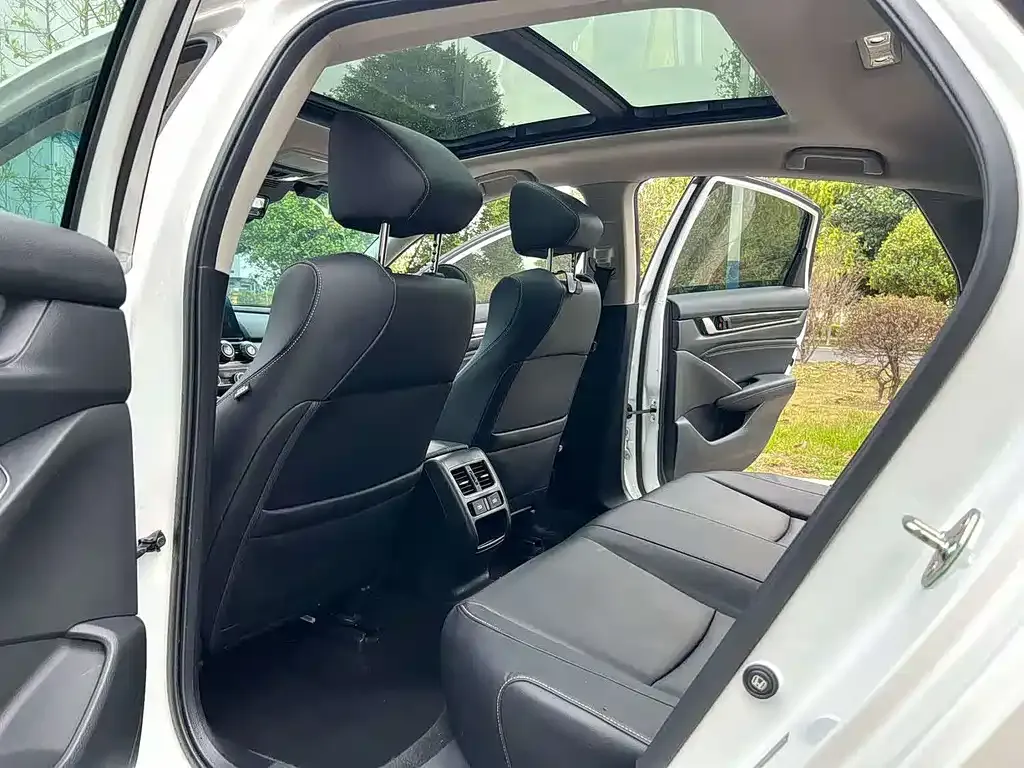 Honda Accord 2022 из CN, фото 4