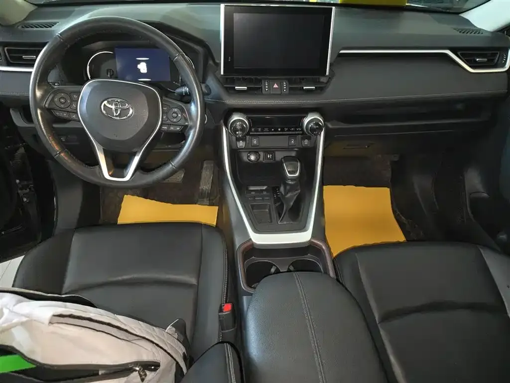 Toyota RAV4 2023 из CN, фото 8