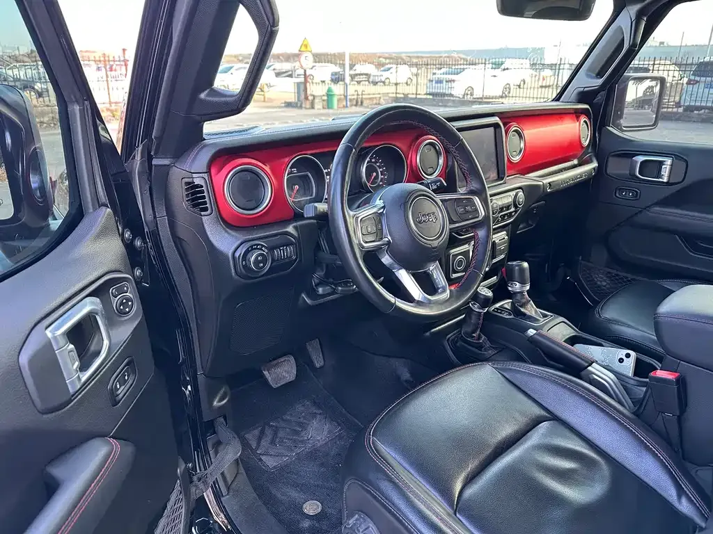 Jeep Wrangler 2024 из CN, фото 3