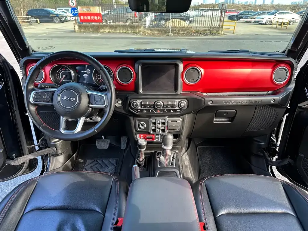 Jeep Wrangler 2024 из CN, фото 4