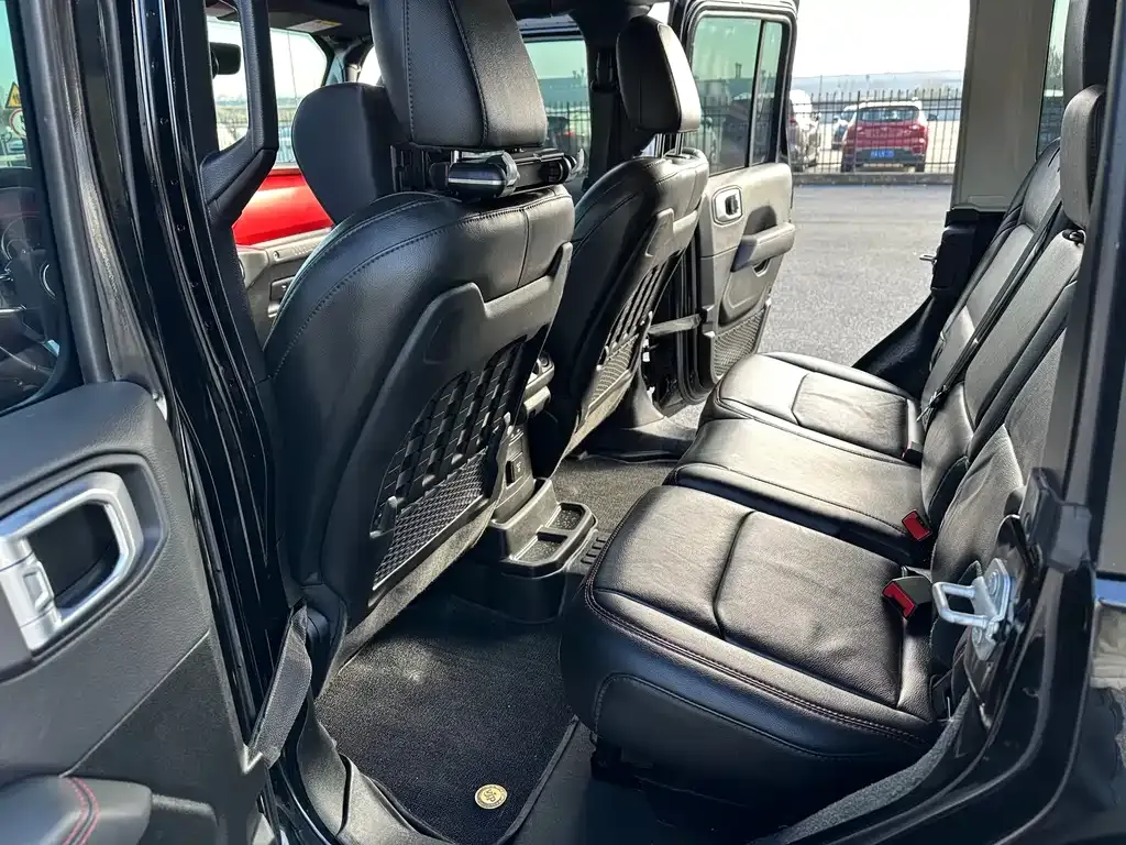 Jeep Wrangler 2024 из CN, фото 6
