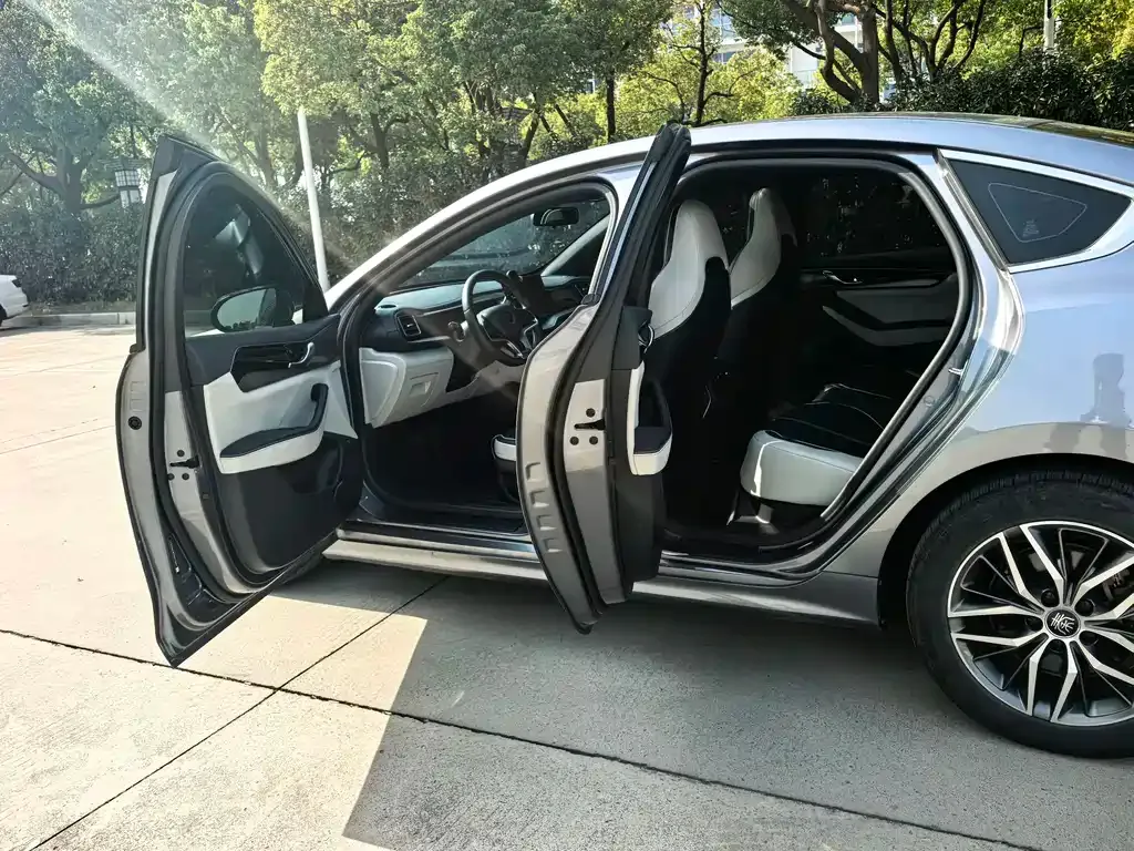 BYD Qin PLUS — фото 10