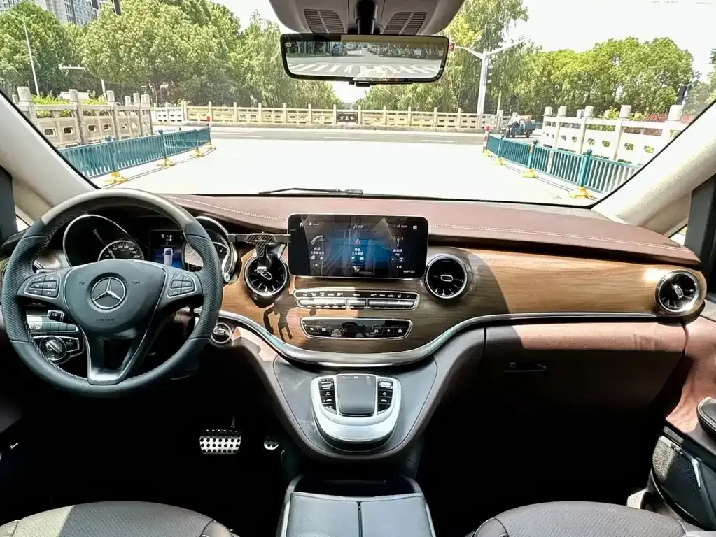 Mercedes-Benz V-Class 2022 из CN, фото 4