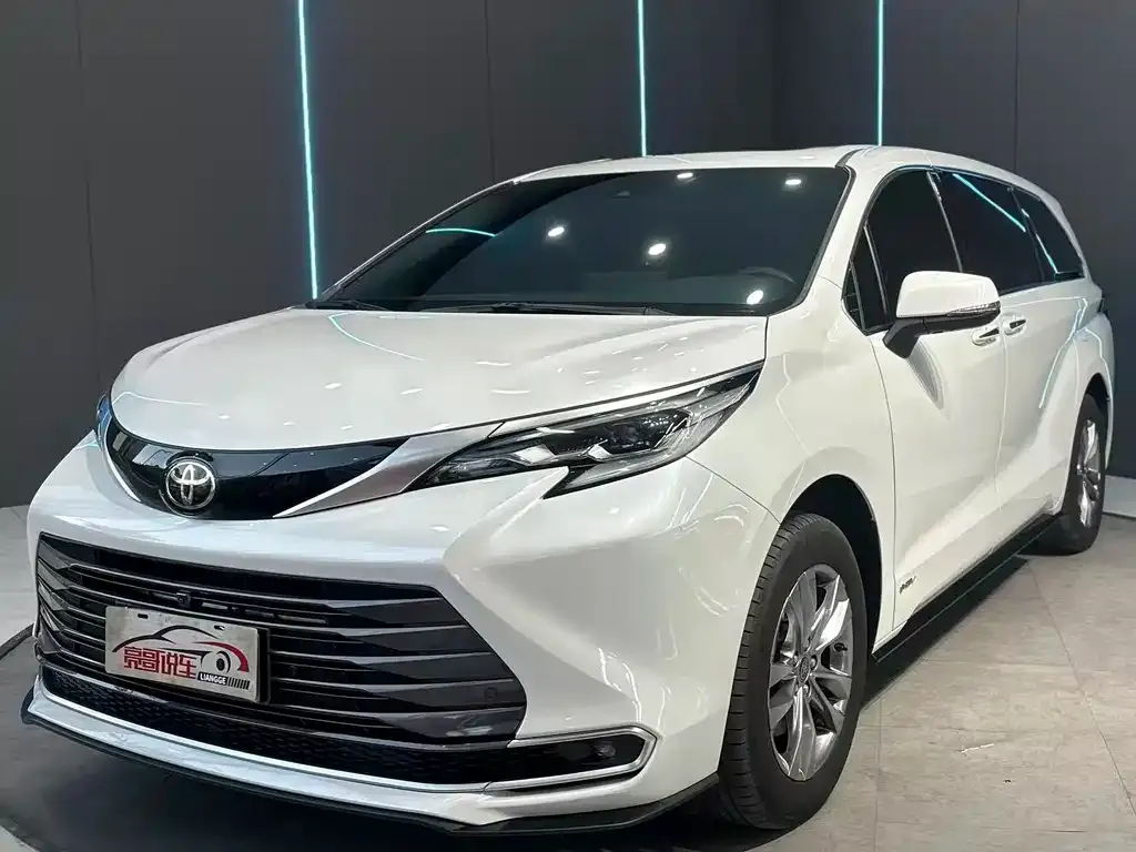 Toyota Sienna 2024 из CN, фото 1