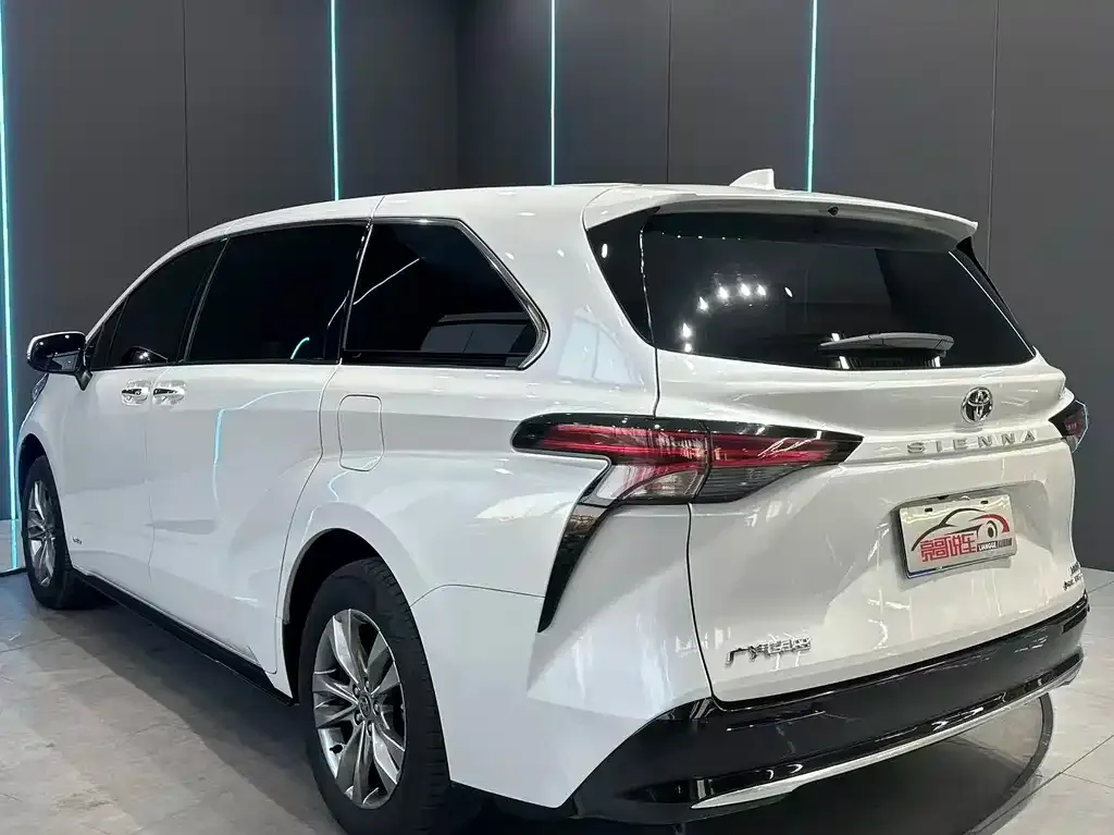 Toyota Sienna 2024 из CN, фото 9