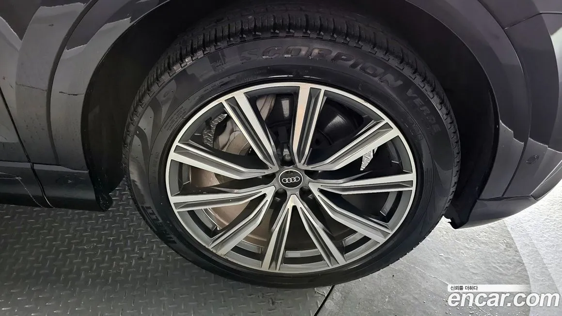 Audi Q8 2021 из KR, фото 6