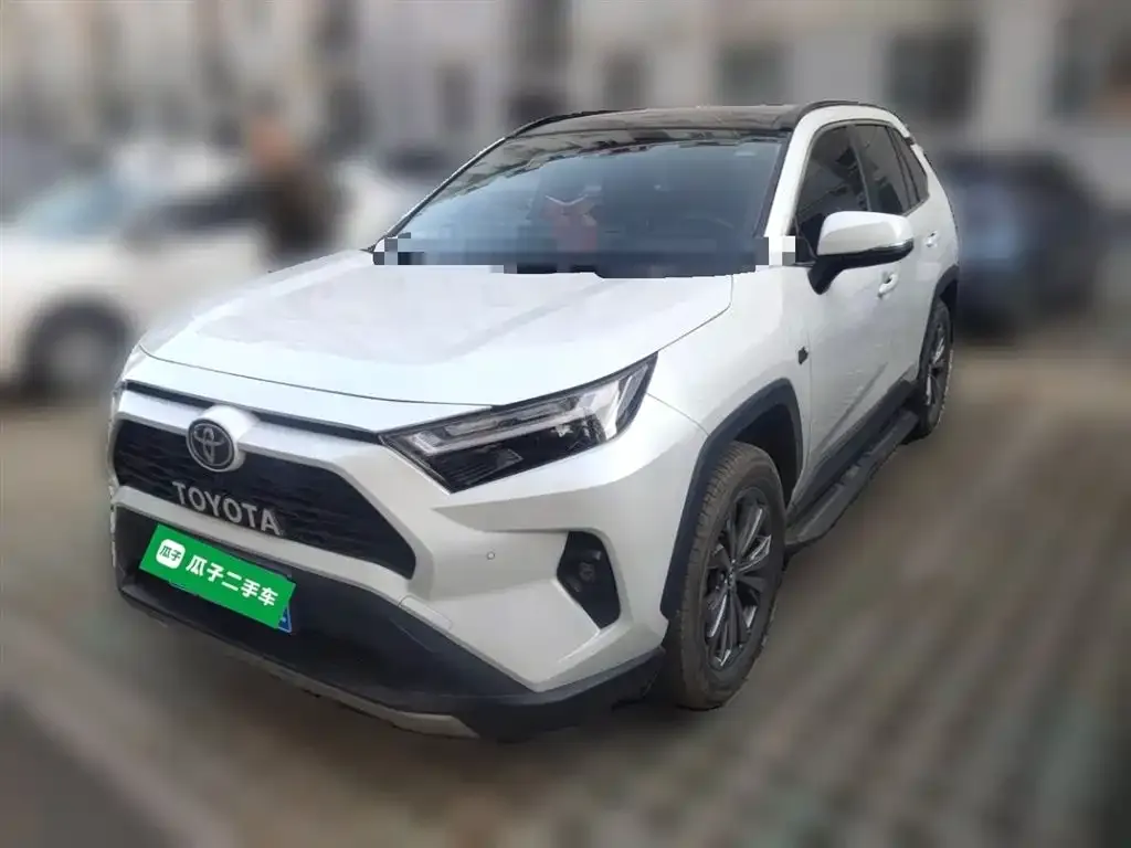 Toyota RAV4 — фото 5