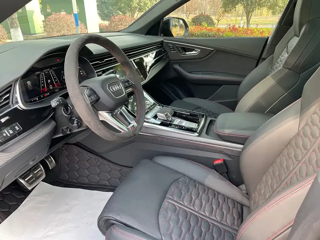 Audi RS Q8 2024 из CN, фото 7