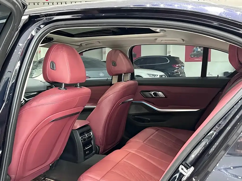 BMW 3 Series 2023 из CN, фото 3