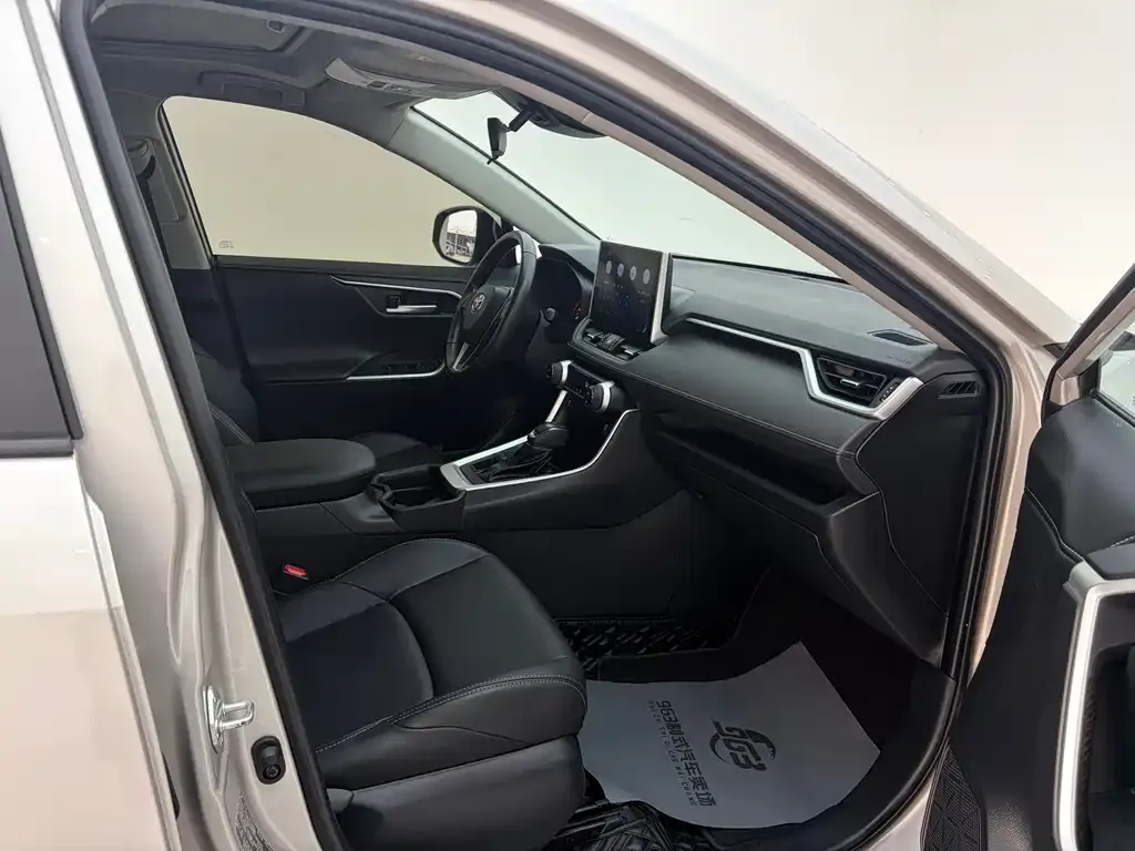 Toyota Wildlander 2023 из CN, фото 5
