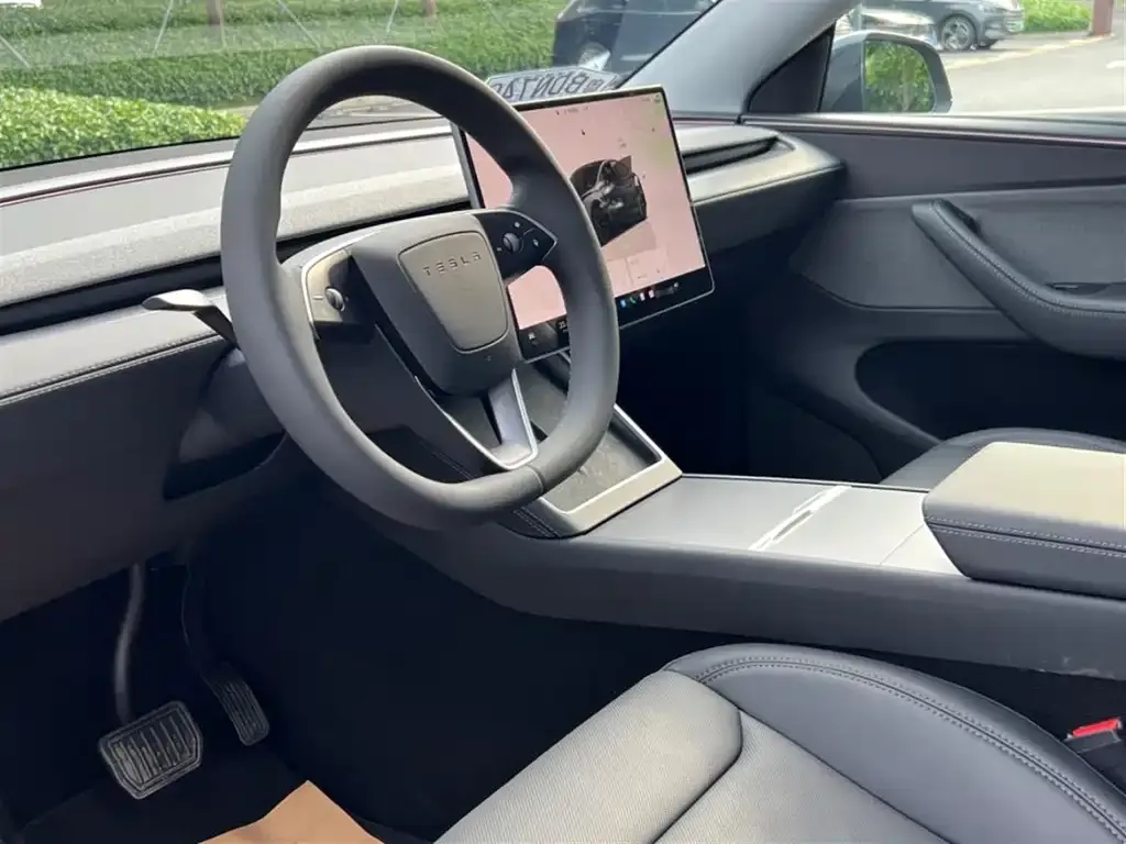 Tesla Model Y 2025 из CN, фото 8