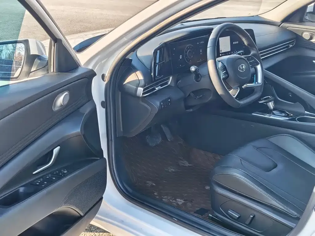 Hyundai Elantra 2022 из CN, фото 2