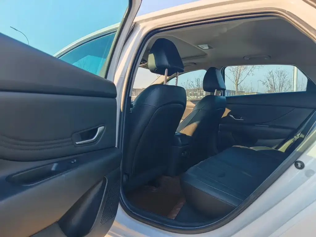 Hyundai Elantra 2022 из CN, фото 7