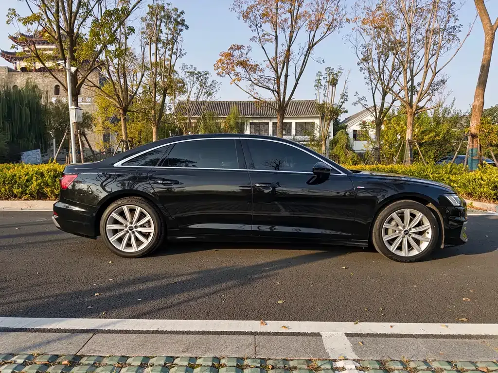 Audi A6L 2023 из CN, фото 6
