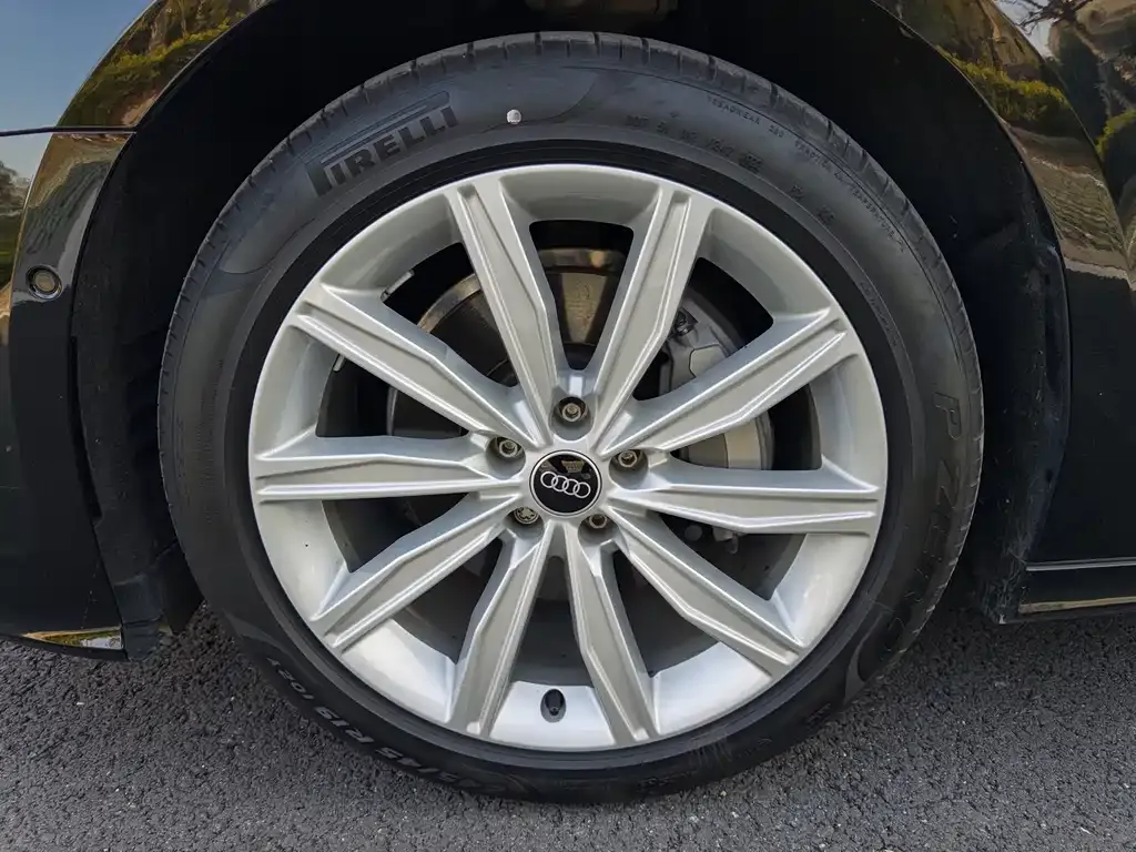 Audi A6L 2023 из CN, фото 3