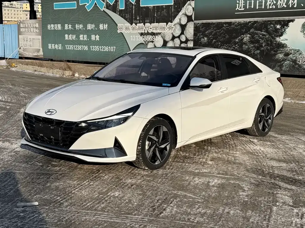 Hyundai Elantra — фото 10
