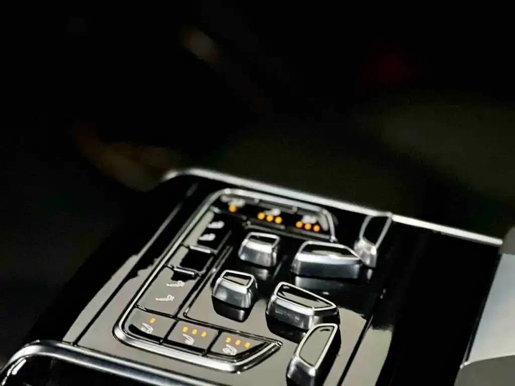 Hongqi H9 — фото 2