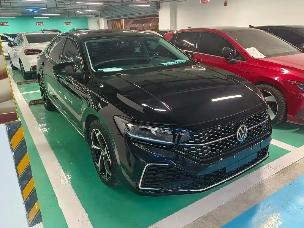 Volkswagen Passat 2023 из CN, фото 5