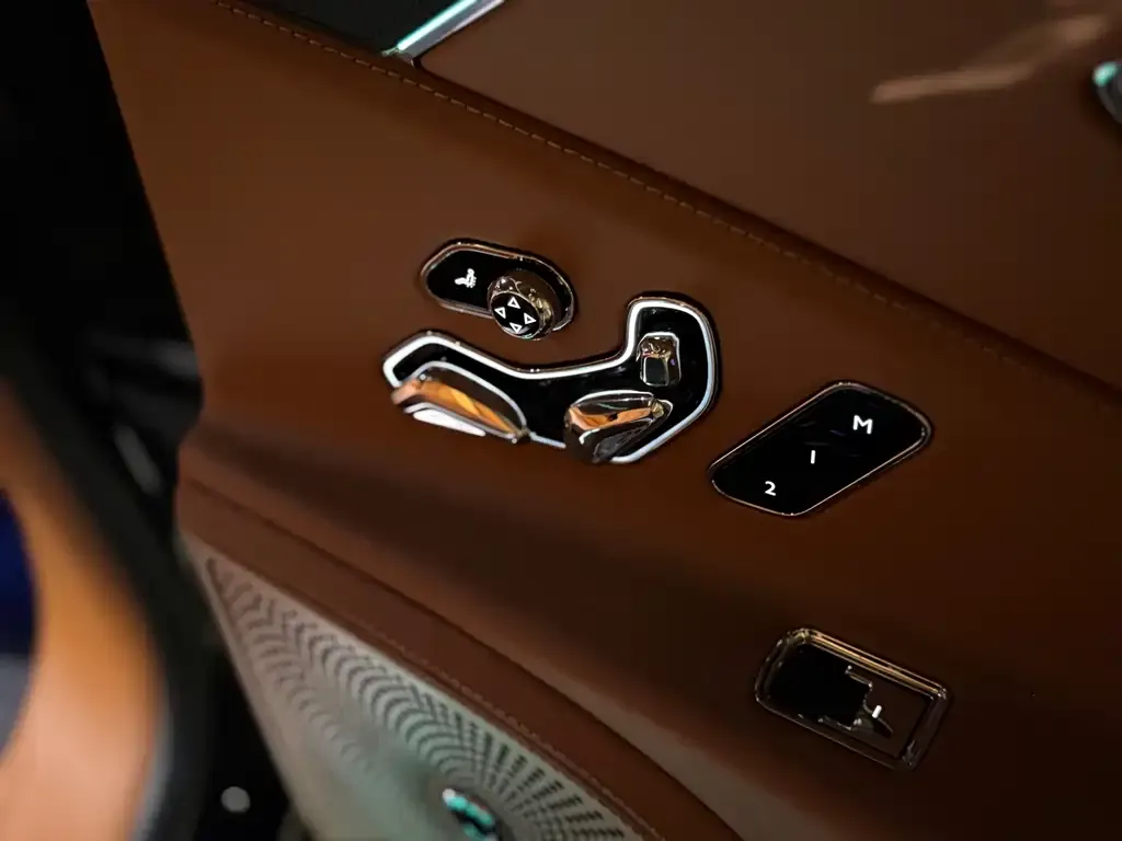 Bentley Flying Spur PHEV 2022 из CN, фото 3
