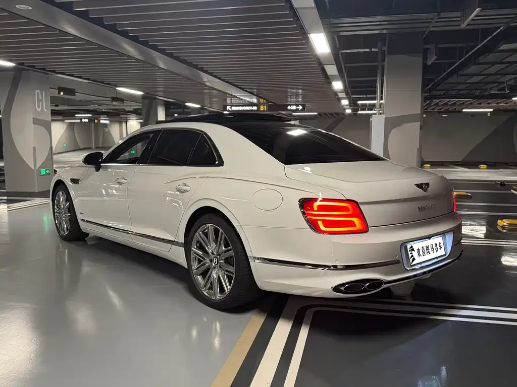Bentley Flying Spur PHEV 2022 из CN, фото 5