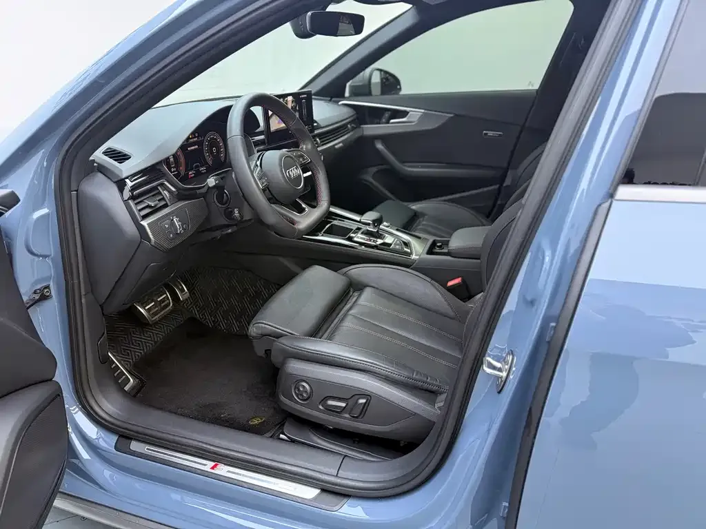 Audi A4L 2022 из CN, фото 5