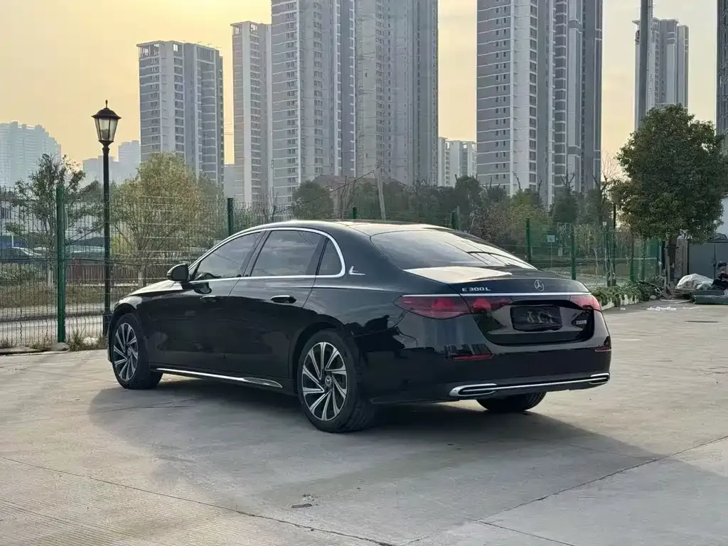 Mercedes-Benz E-Class 2024 из CN, фото 3