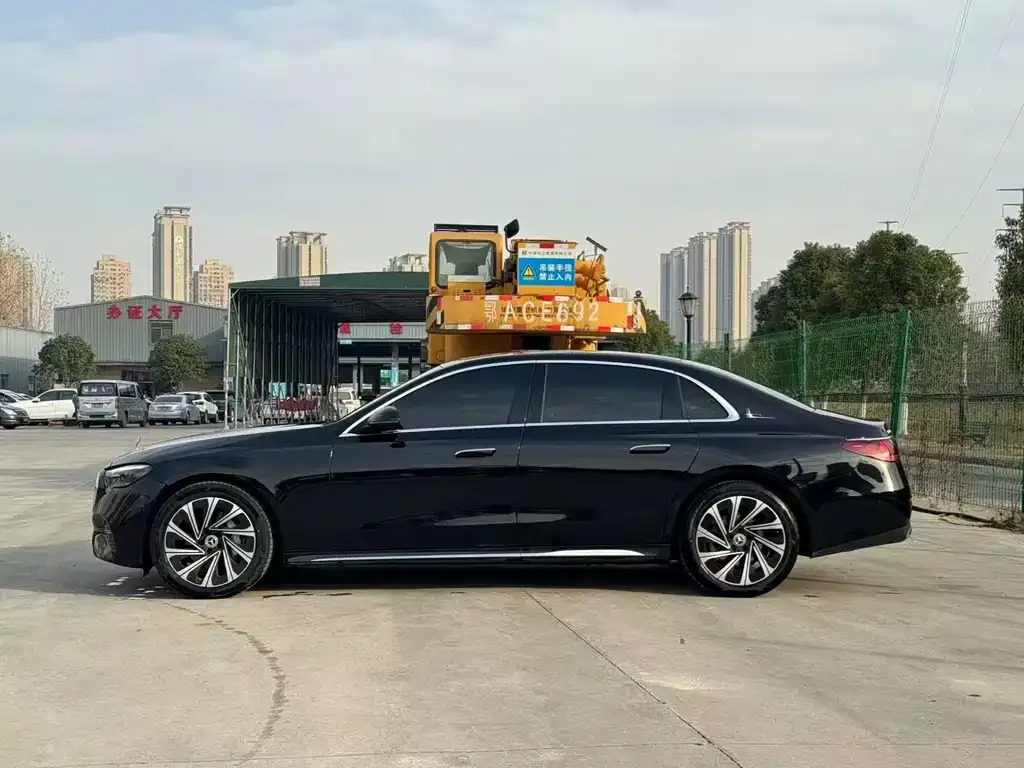 Mercedes-Benz E-Class 2024 из CN, фото 5