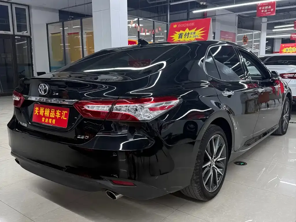 Toyota Camry 2021 из CN, фото 2