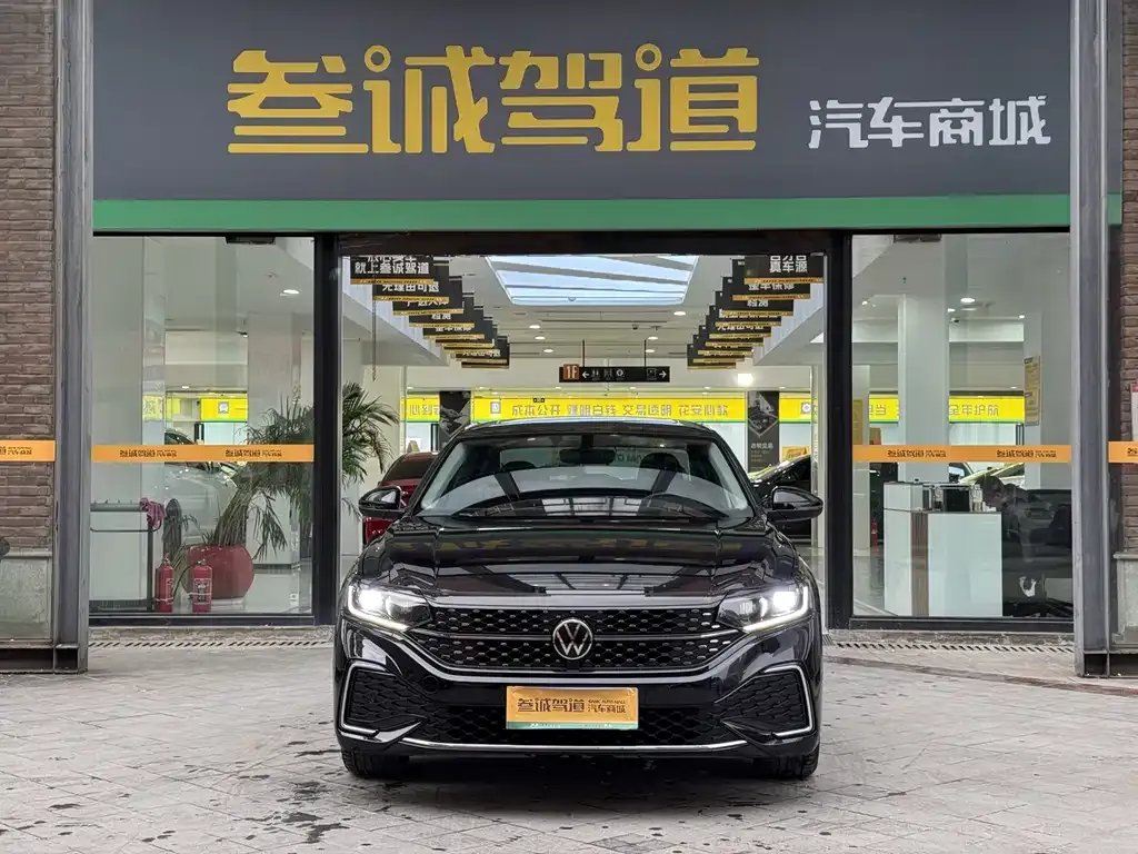 Volkswagen Passat 2023 из CN, фото 5
