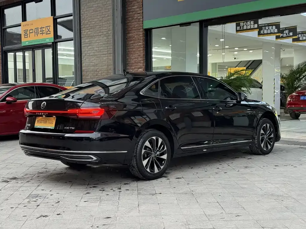 Volkswagen Passat 2023 из CN, фото 2