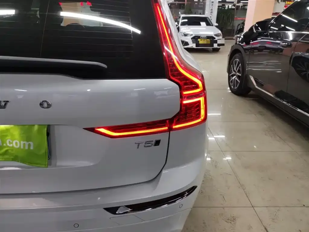 Volvo XC60 2021 из CN, фото 8