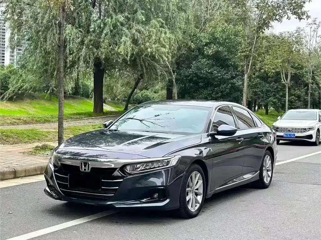 Honda Accord — фото 1