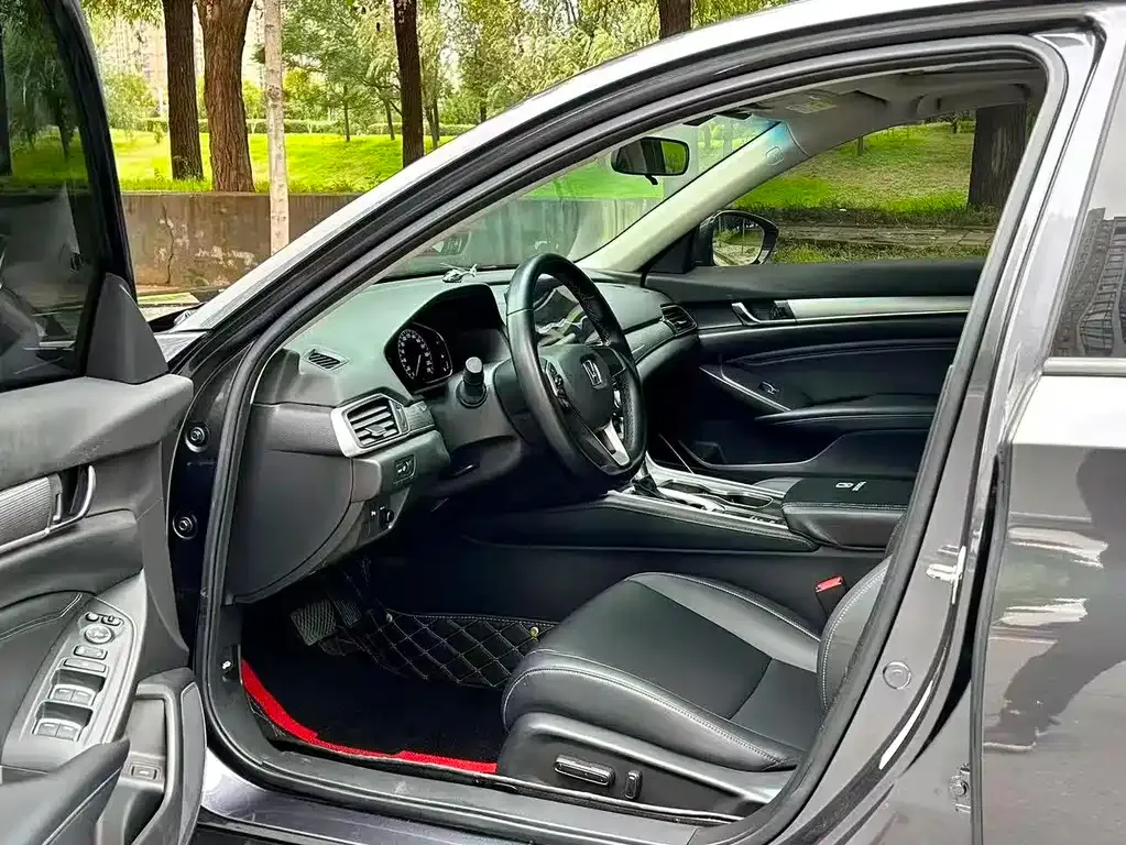 Honda Accord — фото 6