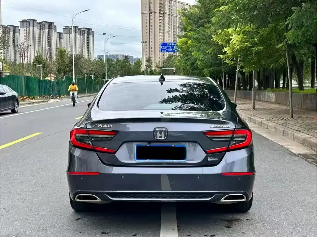 Honda Accord — фото 8
