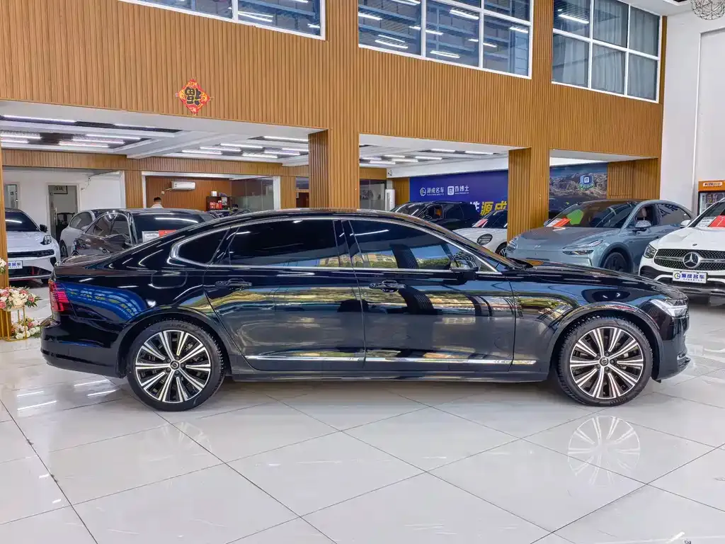Volvo S90 2024 из CN, фото 8