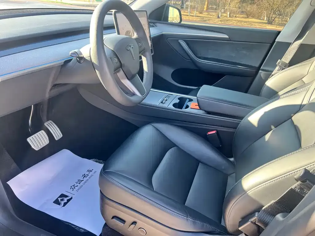 Tesla Model Y — фото 8