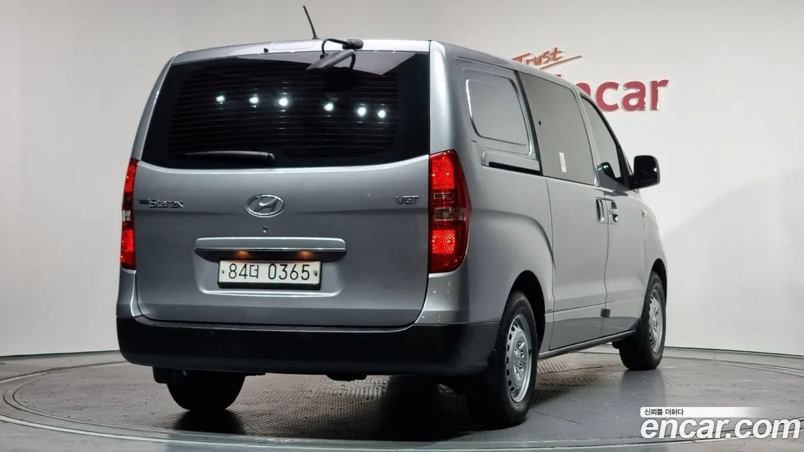 Hyundai Starex — фото 6