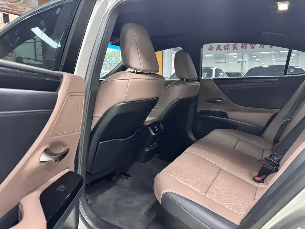 Lexus ES 2022 из CN, фото 3