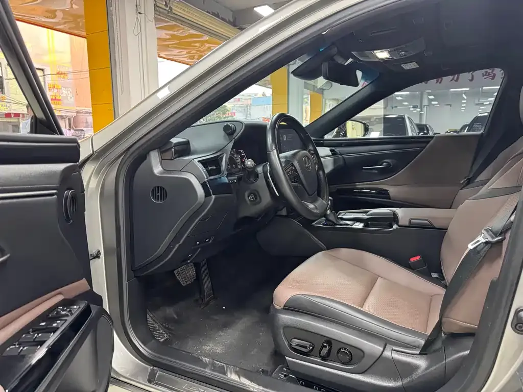 Lexus ES 2022 из CN, фото 9